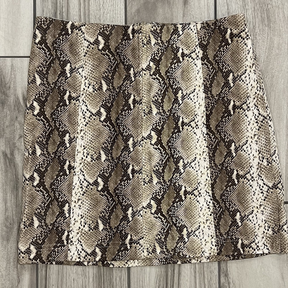 Honey Belle Women's Snake Skin Mini Skirt Size Medium